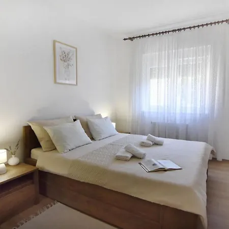 Appartement Schoene In Mit Kleiner Terrasse